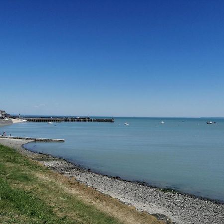 Gite "L'Escale Marine" Cancale Exterior photo